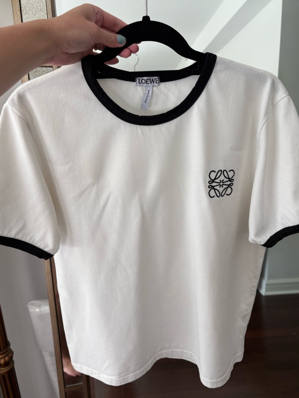 Loewe Anagram Crew Neck White T-Shirt Embroidered Accent Women Size M - Picture 7 of 12